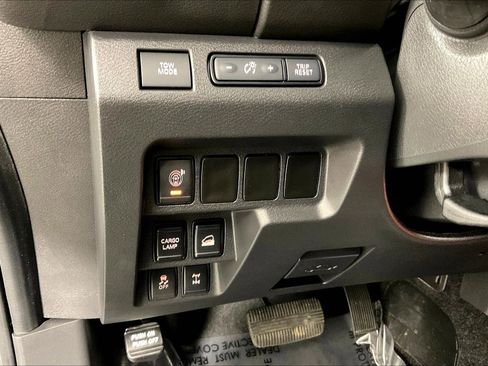 Used 2025 Nissan Frontier PRO-4X w/ Tow Package AWD/4WD image 37