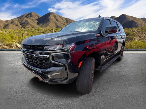 Used 2022 Chevrolet Tahoe Z71 w/ Luxury Package AWD/4WD image 2
