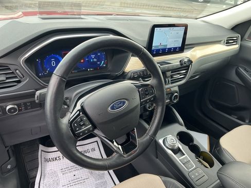 Used 2022 Ford Escape Titanium w/ Titanium Elite Package image 10