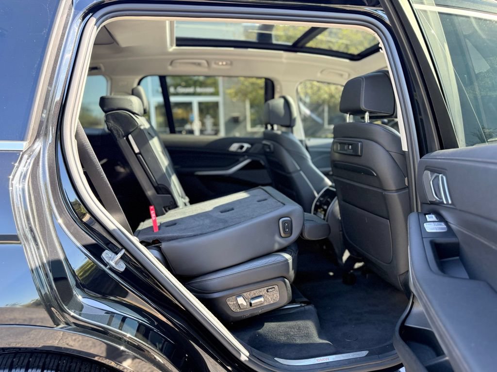 Used 2021 BMW X7 xDrive40i AWD/4WD image 32