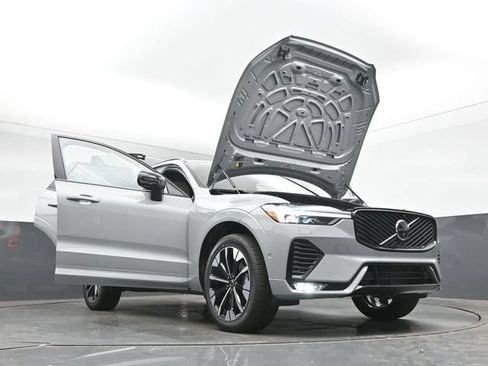 New 2026 Volvo XC60 B5 Plus w/ Protection Package Premier AWD/4WD image 55