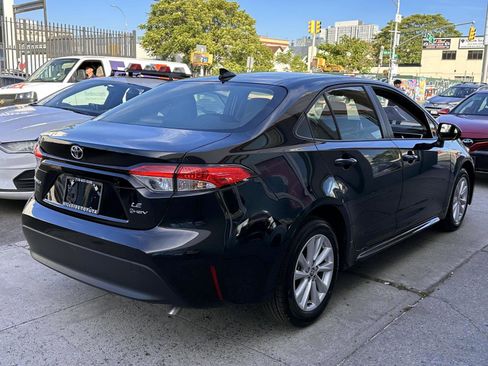 Used 2026 Toyota Corolla LE w/ LE Premium Package FWD image 5
