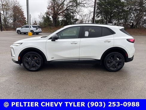 Used 2025 Buick Envision Sport Touring image 4