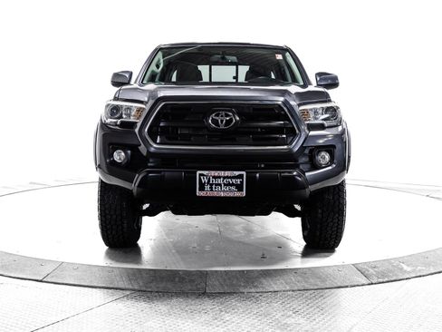Certified 2016 Toyota Tacoma SR5 w/ SR5 Appearance Package (SN) image 2