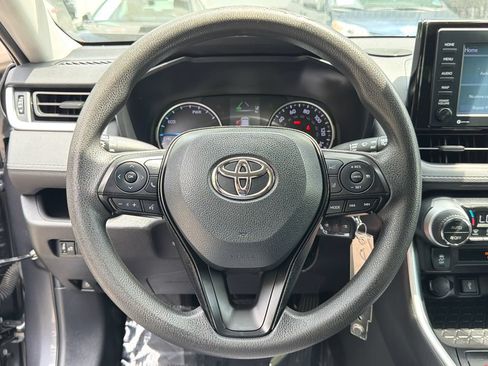 Used 2021 Toyota RAV4 LE AWD/4WD image 27