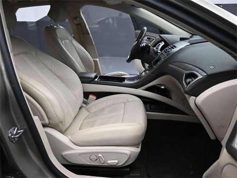 Used 2019 Lincoln MKZ Reserve image 2