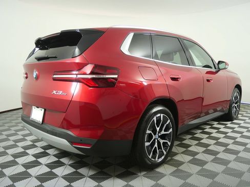 Used 2025 BMW X3 xDrive30i w/ Premium Package AWD/4WD image 3