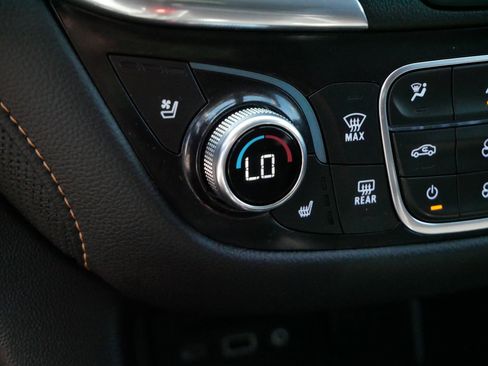 Used 2022 Chevrolet Equinox Premier AWD/4WD image 31