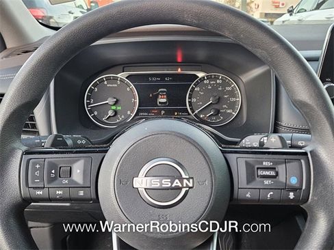 Used 2023 Nissan Rogue SV image 22