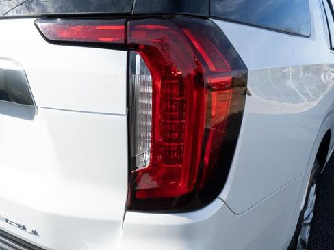 Used 2022 GMC Yukon XL Denali image 34