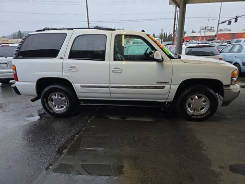 Used 2003 GMC Yukon SLT w/ 1SD Preferred Equipment Group AWD/4WD image 2