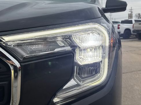 Used 2024 GMC Terrain SLE image 11
