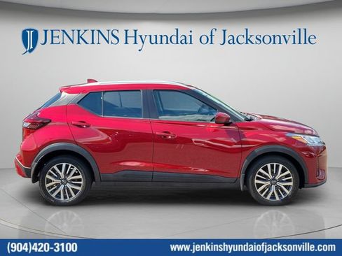 Certified 2023 Nissan Kicks SV FWD image 2