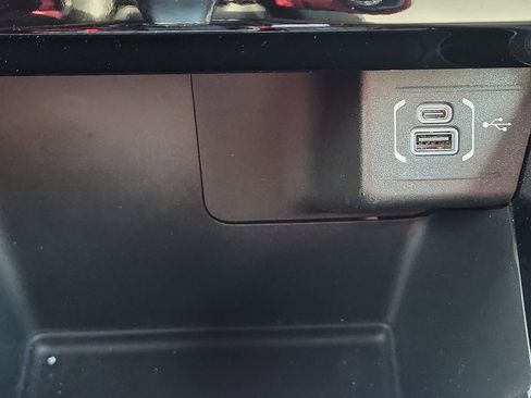 Certified 2025 Jeep Compass Limited image 26