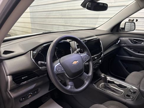 Used 2020 Chevrolet Traverse LT w/ Driver Confidence II Package AWD/4WD image 10