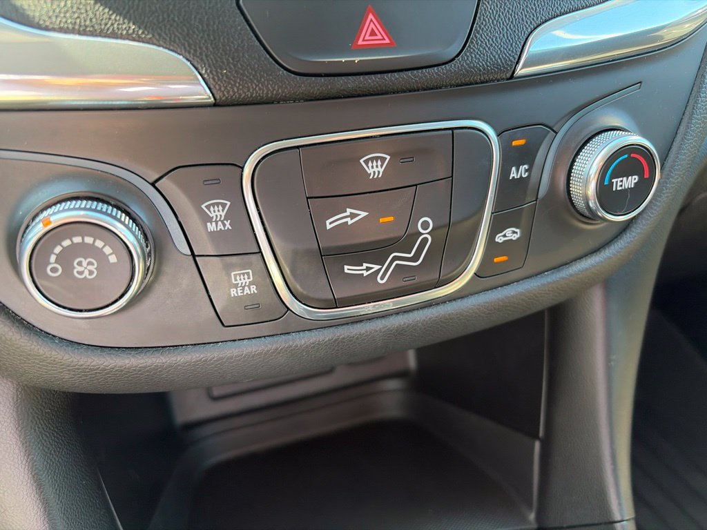Used 2019 Chevrolet Equinox LT FWD image 11