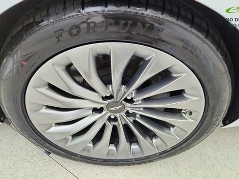Used 2019 Genesis G90 3.3T Premium RWD image 58