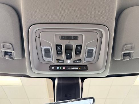 Used 2022 Chevrolet Silverado 2500 LTZ w/ LTZ Plus Package AWD/4WD image 59