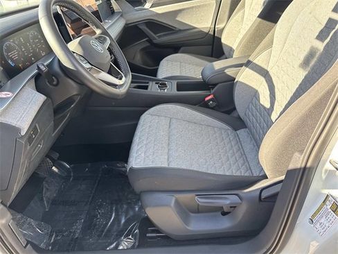 Certified 2025 Volkswagen Tiguan S image 13