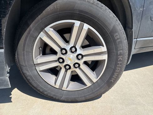 Used 2017 Chevrolet Traverse LT FWD image 20