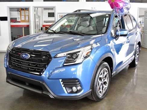 Used 2024 Subaru Forester Premium image 4