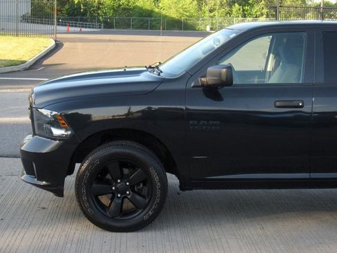 Used 2018 RAM 1500 Express w/ Black Ram 1500 Express Group AWD/4WD image 7