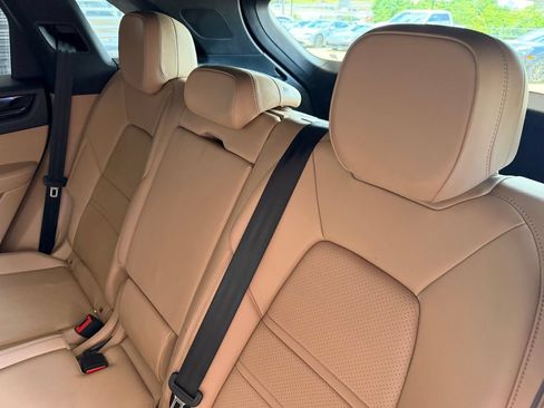 Certified 2020 Porsche Cayenne AWD/4WD image 31