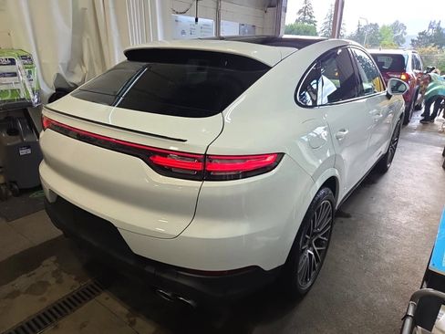Used 2020 Porsche Cayenne S AWD/4WD image 6