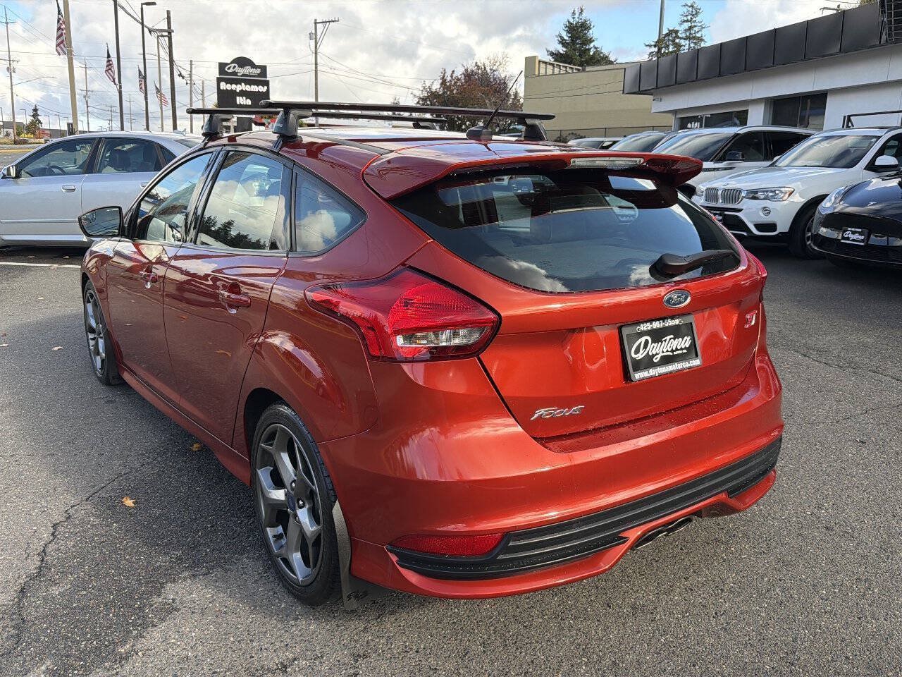 Used 2018 Ford Focus ST FWD image 5