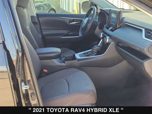 Used 2021 Toyota RAV4 XLE image 27