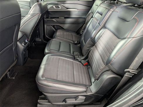 Used 2025 Ford Explorer ST-Line w/ ST-Line Street Pack image 28