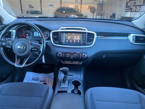 Used 2018 Kia Sorento LX image 21