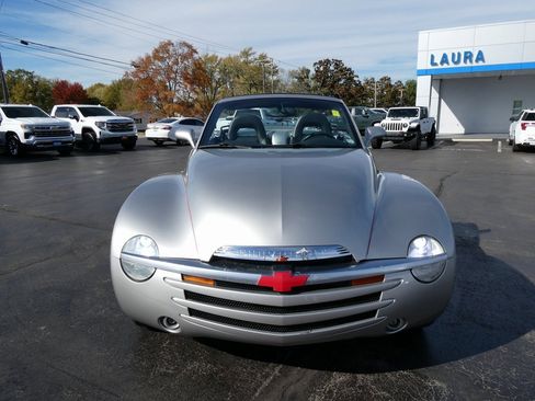 Used 2005 Chevrolet SSR Base 2D Standard Cab w/ Preferred Equipment Group image 20