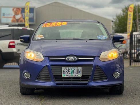 Used 2014 Ford Focus SE w/ Equipment Group 201A FWD image 2