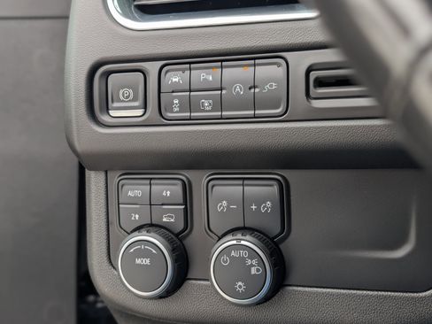 Used 2022 Chevrolet Tahoe LT w/ LT Signature Plus Package image 27