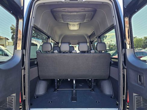 Used 2024 Mercedes-Benz Sprinter 2500 image 17