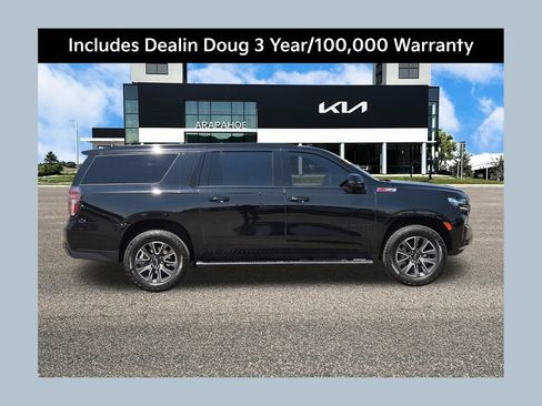 Used 2024 Chevrolet Suburban Z71 w/ Luxury Package AWD/4WD image 1