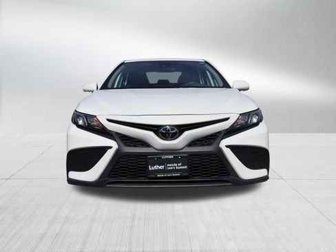 Used 2023 Toyota Camry SE FWD image 2