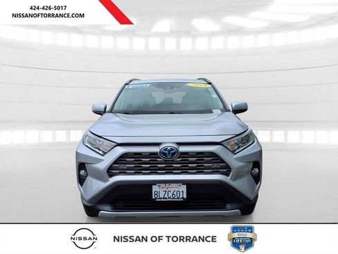 Used 2019 Toyota RAV4 Limited AWD/4WD image 2