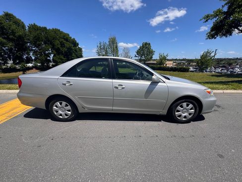 Used 2002 Toyota Camry XLE FWD image 35