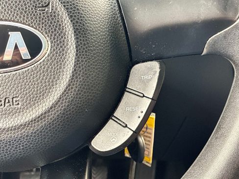 Used 2016 Kia Soul FWD image 24