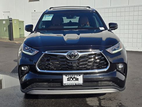 Used 2024 Toyota Highlander Platinum image 8
