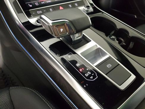 Used 2023 Audi Q8 Premium Plus w/ Premium Plus Package AWD/4WD image 34