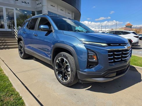 Used 2025 Chevrolet Equinox LT w/ Convenience Package II AWD/4WD image 3