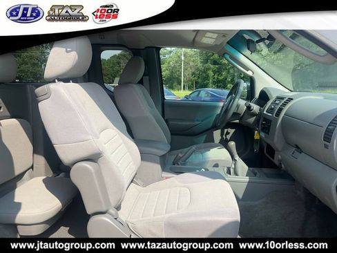 Used 2010 Nissan Frontier XE w/ XE Preferred Pkg RWD image 12