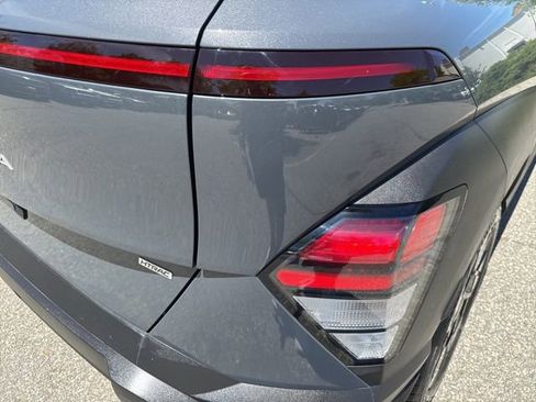 Used 2024 Hyundai Kona SEL AWD/4WD image 32