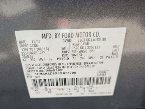 Used 2018 Ford Explorer XLT w/ Equipment Group 202A AWD/4WD image 17