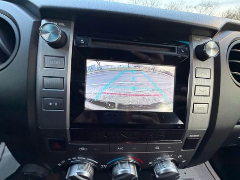 Used 2015 Toyota Tundra SR image 29