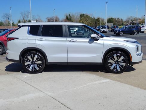 New 2026 Mitsubishi Outlander SE AWD/4WD image 15