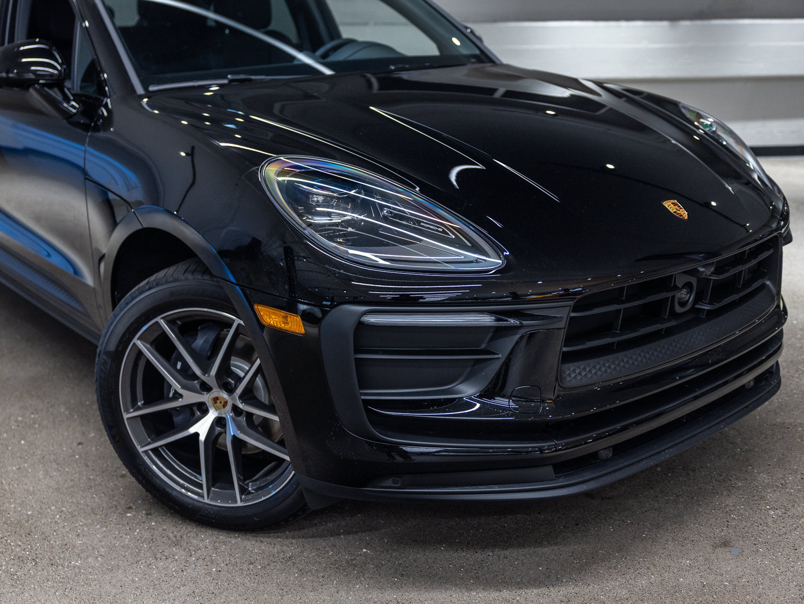 Used 2026 Porsche Macan AWD/4WD image 17
